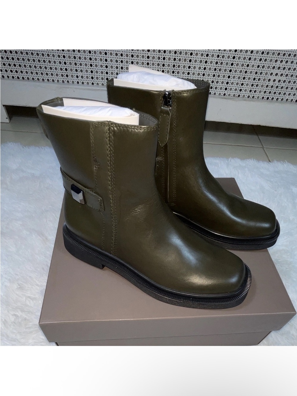 Franco Sarto Olive Green Leather Ankle Boots Size 5.5 Women’s brand new